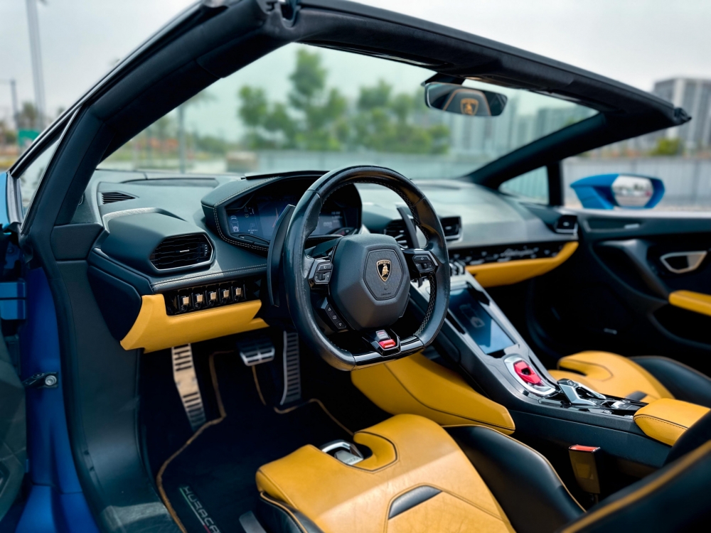 Saphirblau Lamborghini Huracan Evo Spyder 2023