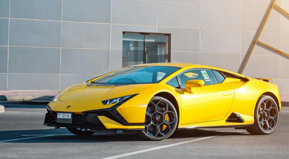 Sarı Lamborghini Huracan Teknik 2023