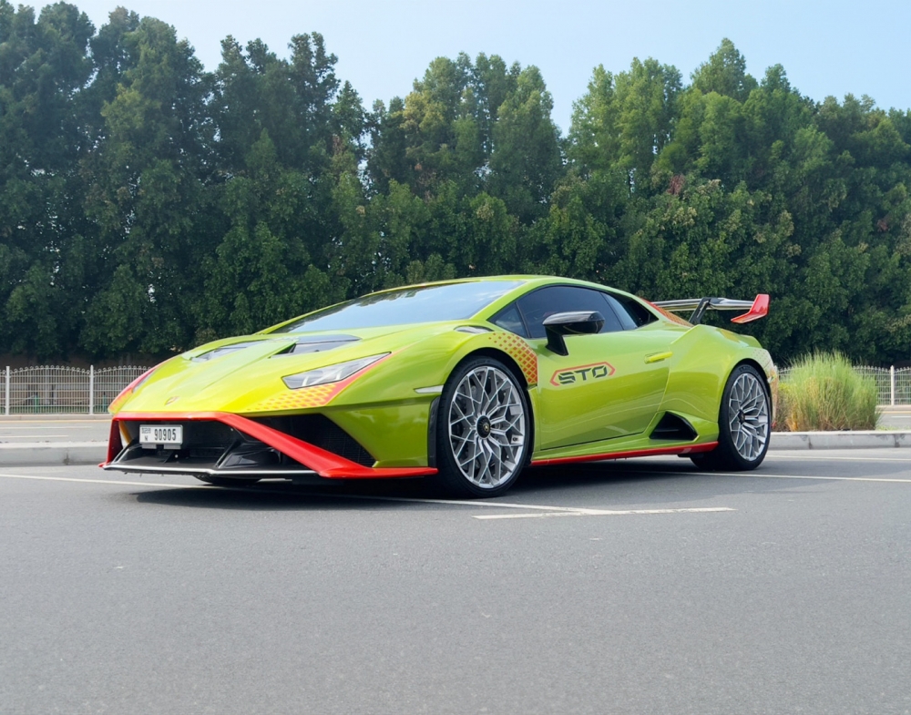 Grün Lamborghini STO 2022