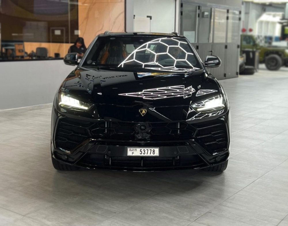 Schwarz Lamborghini Urus My20 2022
