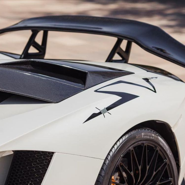blanc Lamborghini Aventador 2018