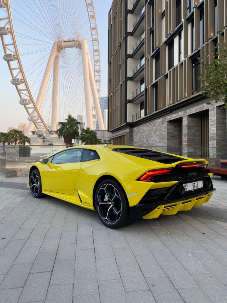 黄色的 兰博基尼 Huracan Evo Coupe 2020