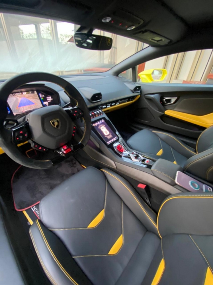 Giallo Lamborghini Huracan Evo Coupé 2020