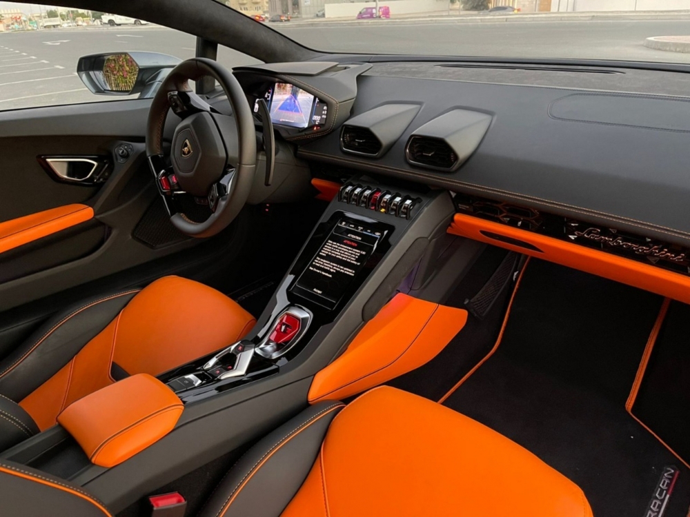 Siyah Lamborghini Huracan Evo Coupe 2021