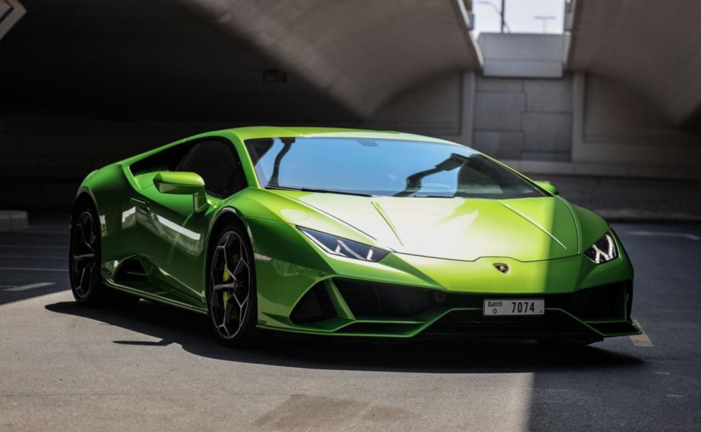 Green Lamborghini Huracan Evo Coupe 2022