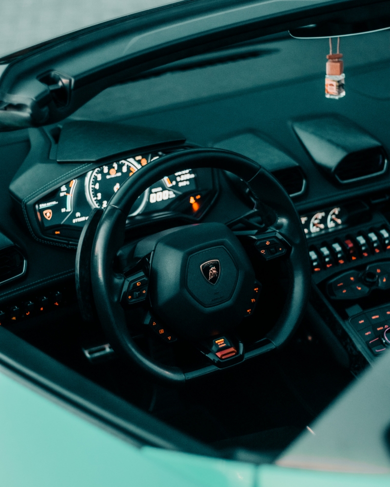 Beige Lamborghini Huracán Spyder 2018