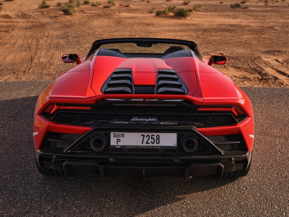 Rot Lamborghini Huracan Evo Spyder 2022