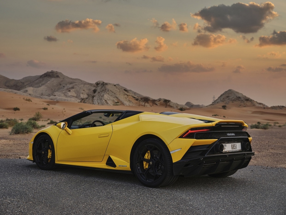Yellow Lamborghini Huracan Evo Spyder 2021