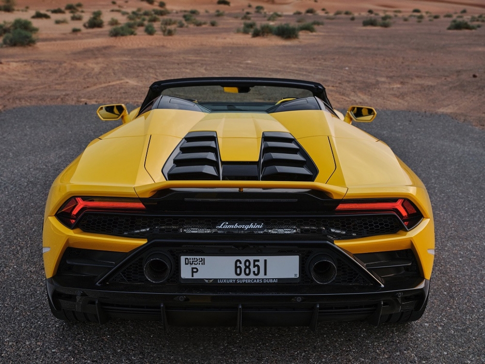 Gelb Lamborghini Huracan Evo Spyder 2021