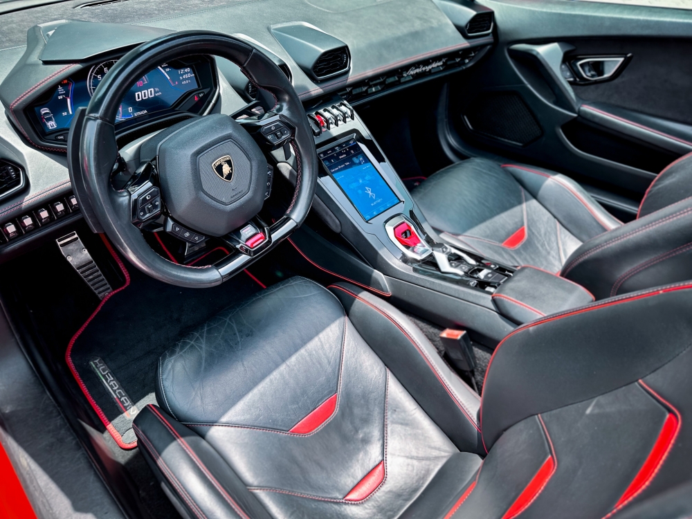 Rosso Lamborghini Huracán Evo Spyder 2021