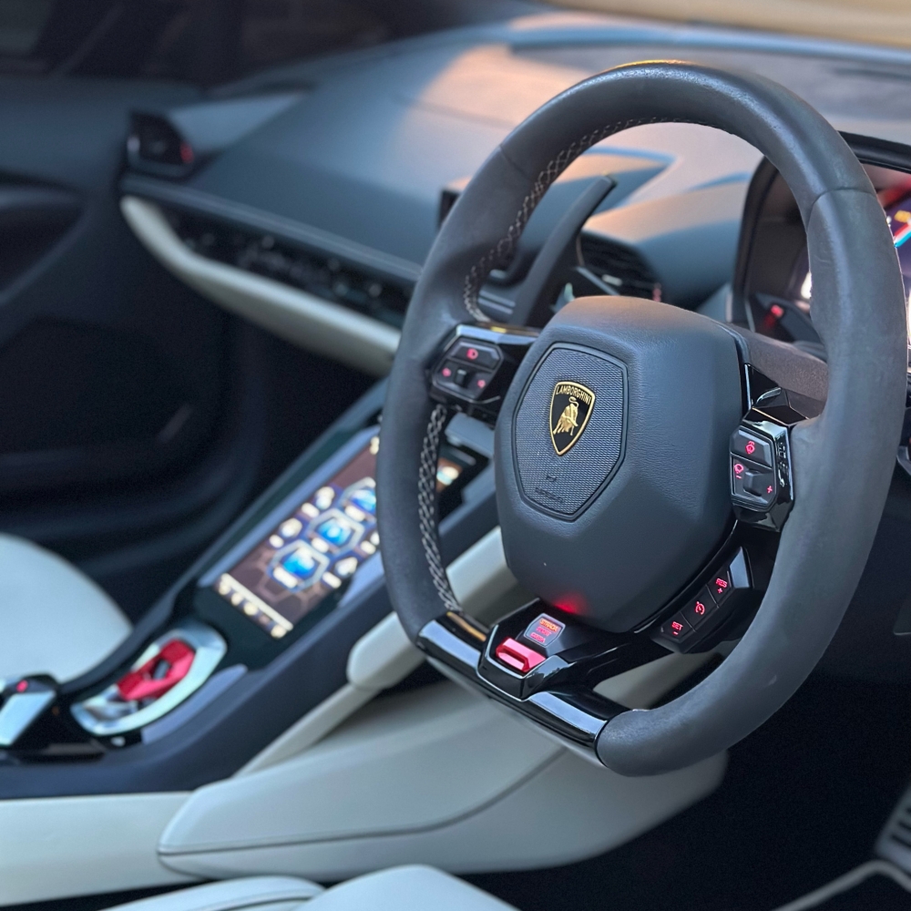 Nero Lamborghini Huracán Evo Spyder 2021