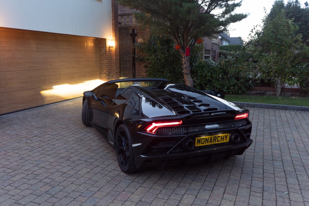 zwart Lamborghini Huracan Evo Spyder 2021