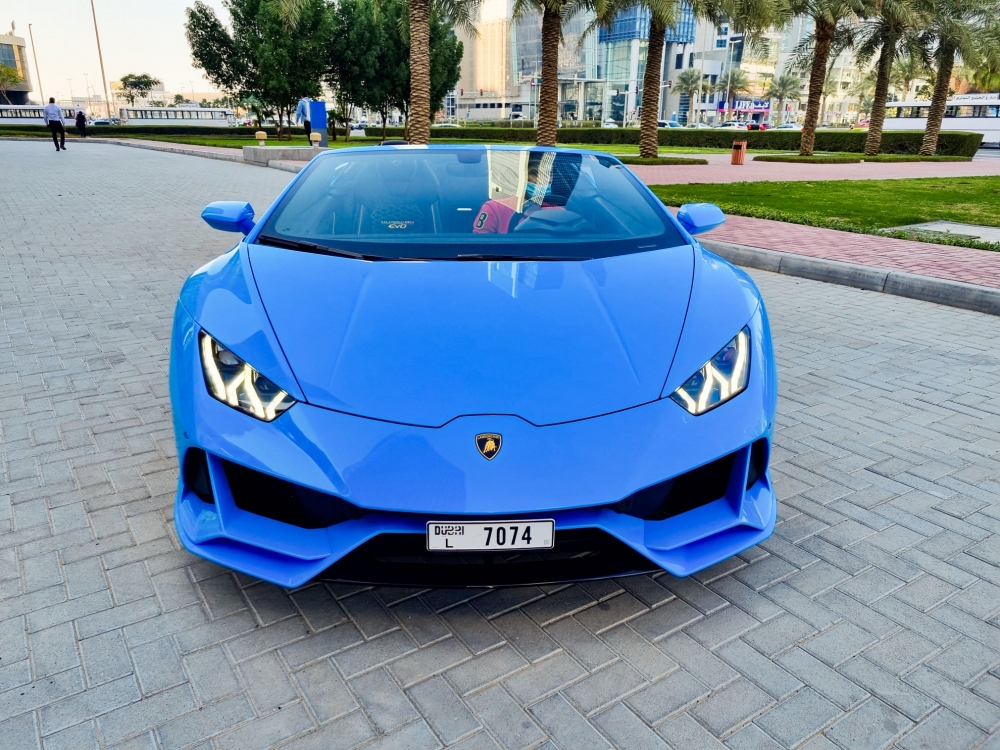Blauw Lamborghini Huracan Evo Spyder 2022