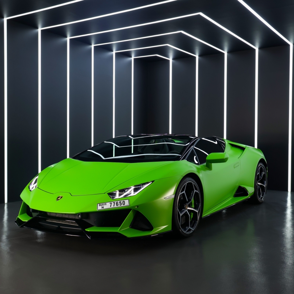Grün Lamborghini Huracan Evo Spyder 2022