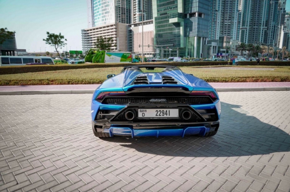 Blue Lamborghini Huracan Evo Spyder 2022