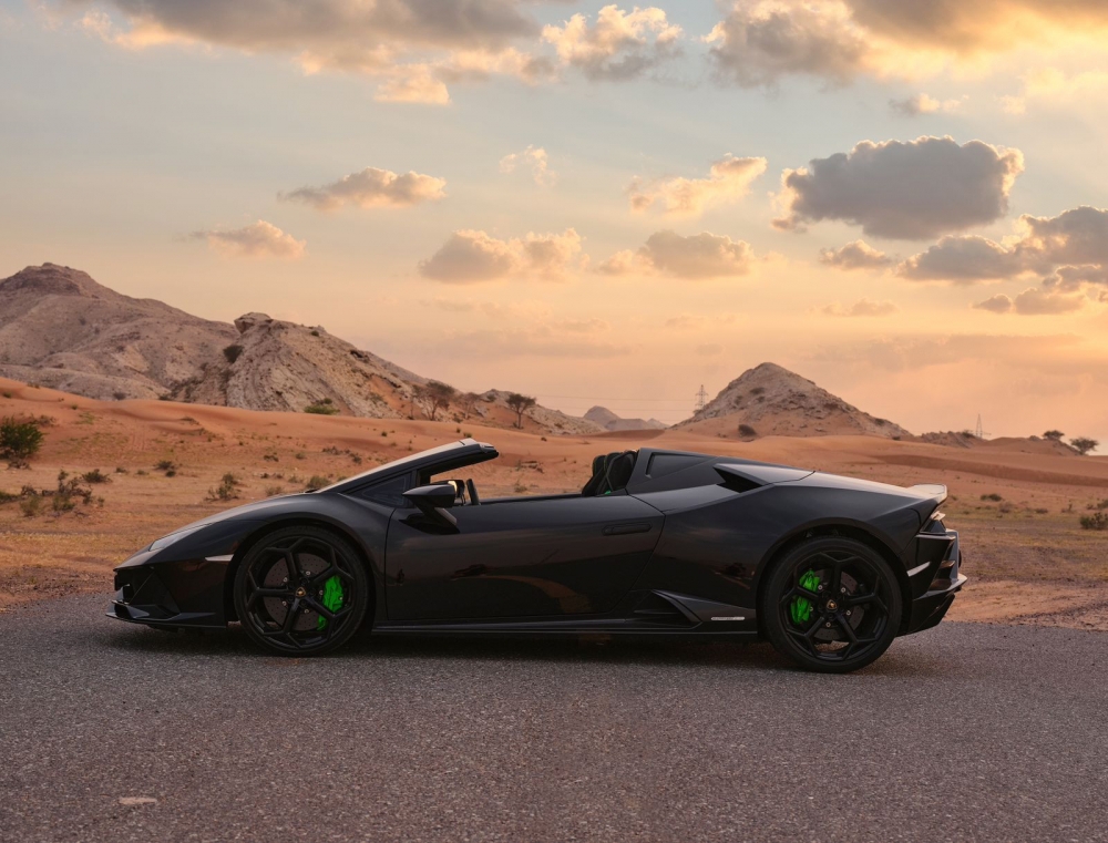 Black Lamborghini Huracan Evo Spyder 2023