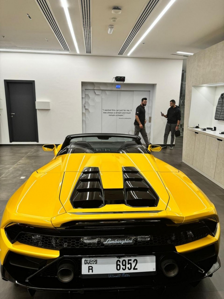Yellow Lamborghini Huracan Evo Spyder 2023