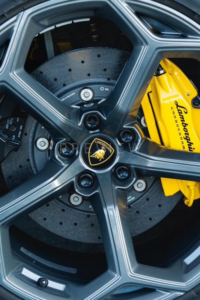 Giallo Lamborghini Huracán Evo Spyder 2023