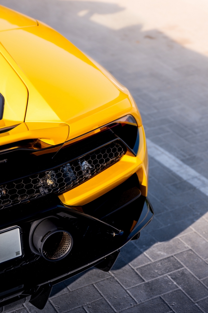 Gelb Lamborghini Huracan Evo Spyder 2024