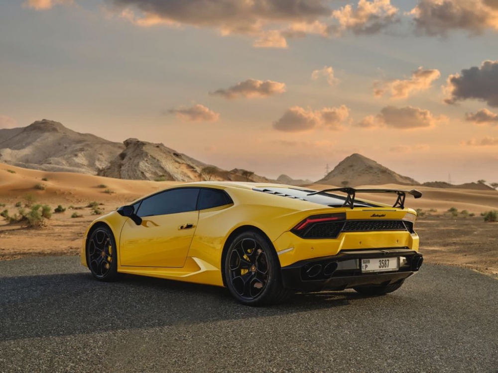 Yellow Lamborghini Huracan 2018