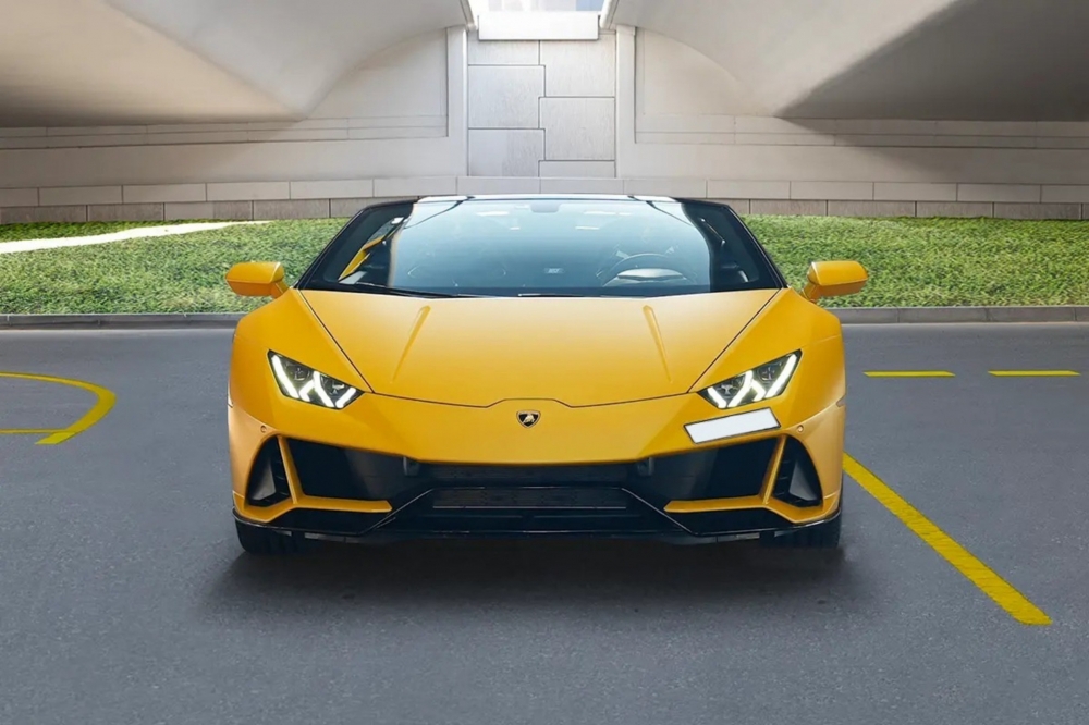Sarı Lamborghini Huracan Evo Coupe Spyder 2024