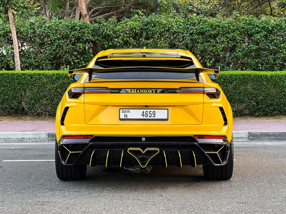 Geel Lamborghini Urus Mansory 2022
