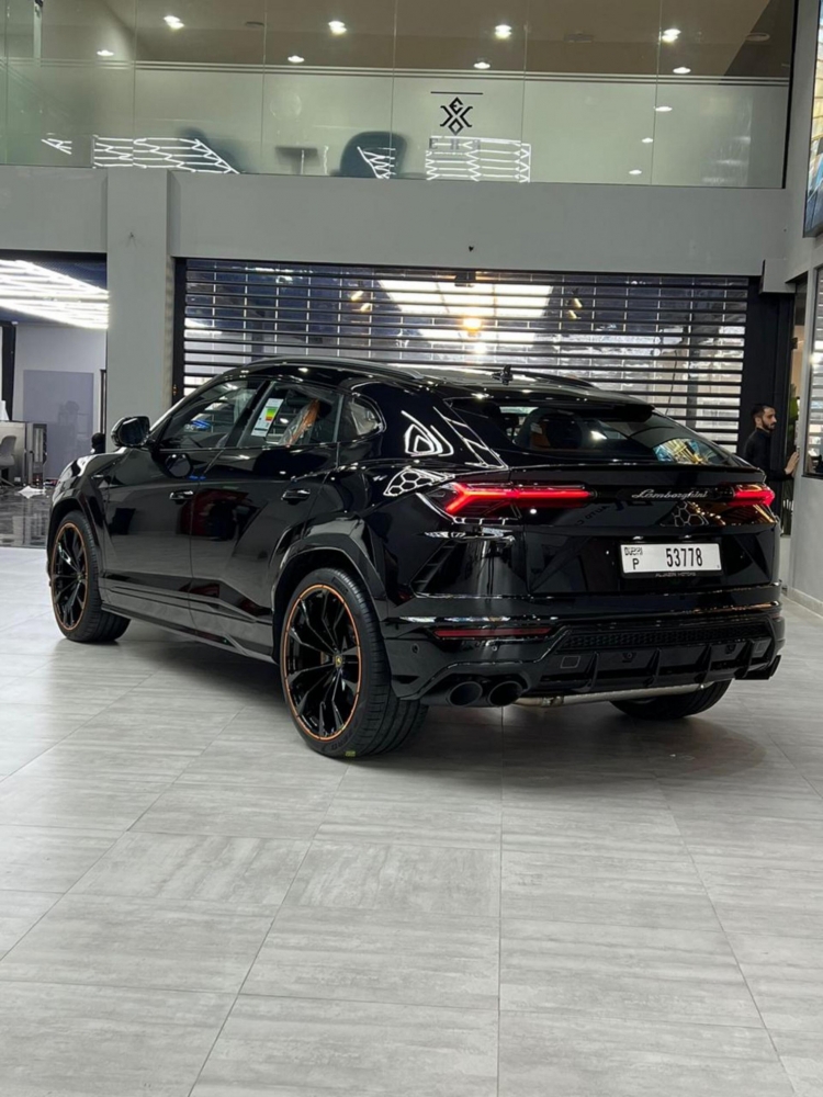 Black Lamborghini Urus My20 2022