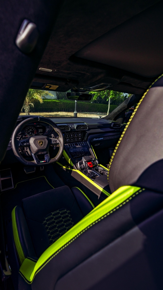 Matte Black Lamborghini Urus Pearl Capsule 2022