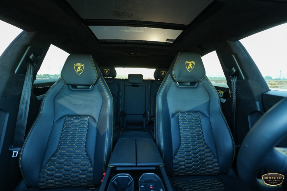 Jaune Lamborghini Urus 2019