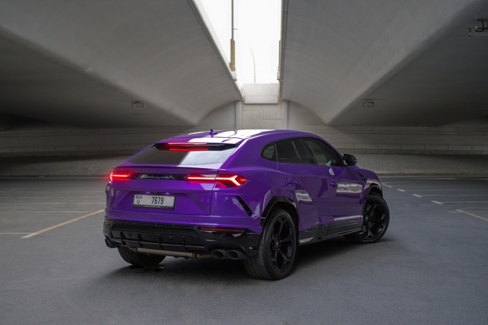 Violet Lamborghini Urus 2020