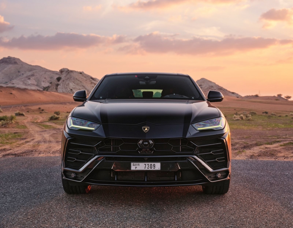 zwart Lamborghini Urus 2021