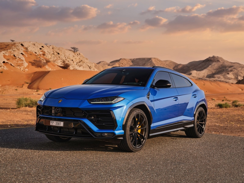 Blue Lamborghini Urus 2022