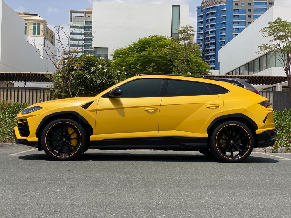 Yellow Lamborghini Urus My20 2022