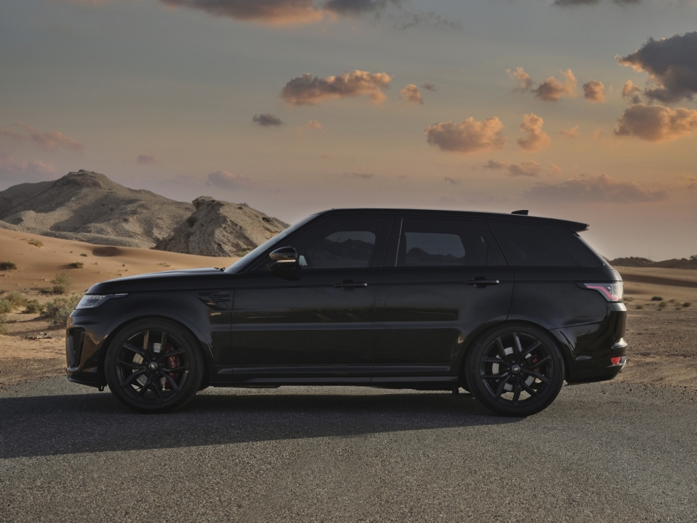 zwart Landrover Range Rover Sport SVR 2019