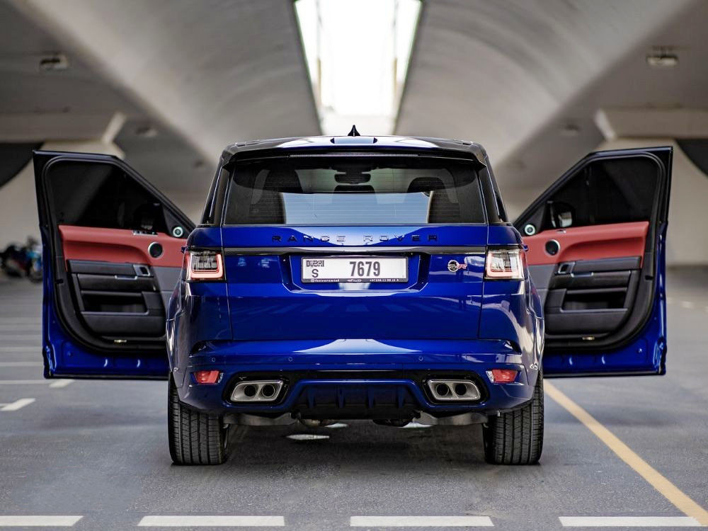 Голубой Land Rover Рендж Ровер Спорт СВР 2021 год