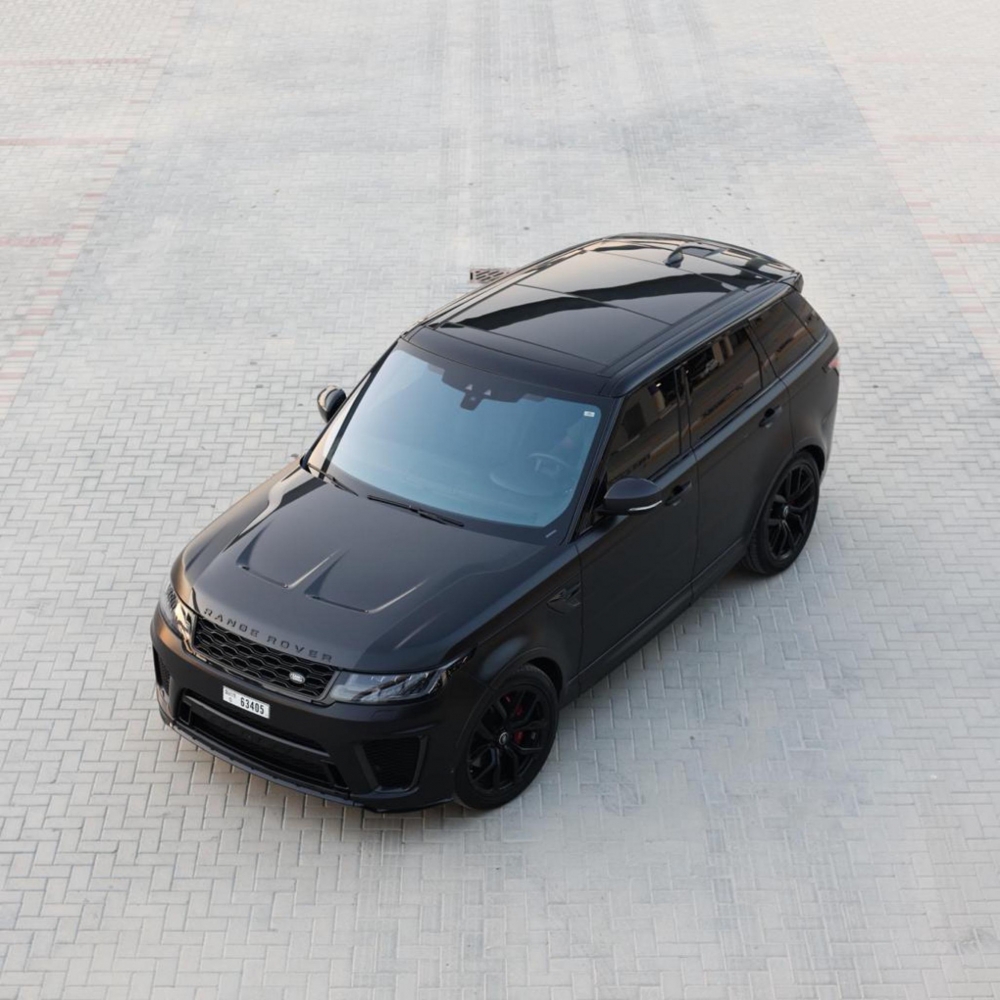 Matt-schwarz Landrover Range Rover Sport SVR 2020