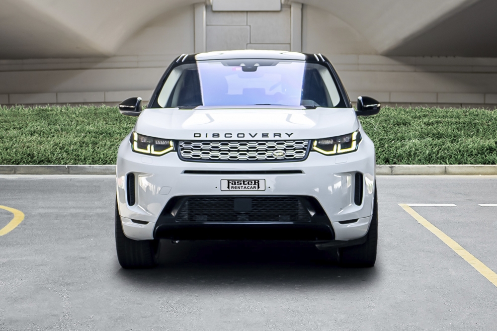 Белый Land Rover Дискавери Спорт 2021 год