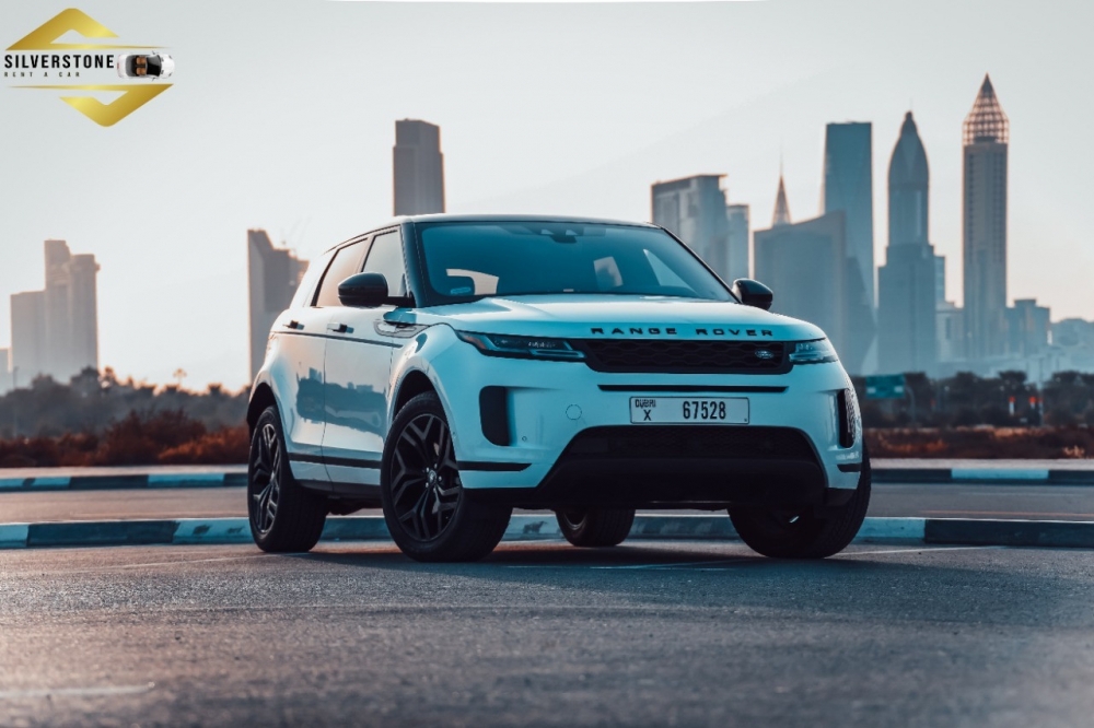 Белый Land Rover Рендж Ровер Эвок 2020 год