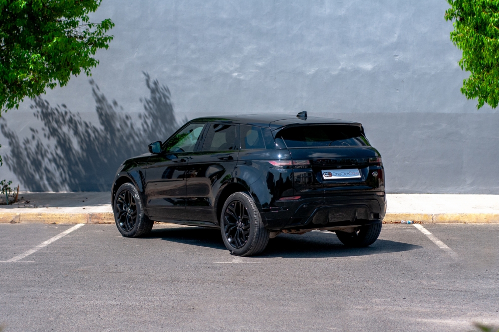 Black Land Rover Range Rover Evoque 2023