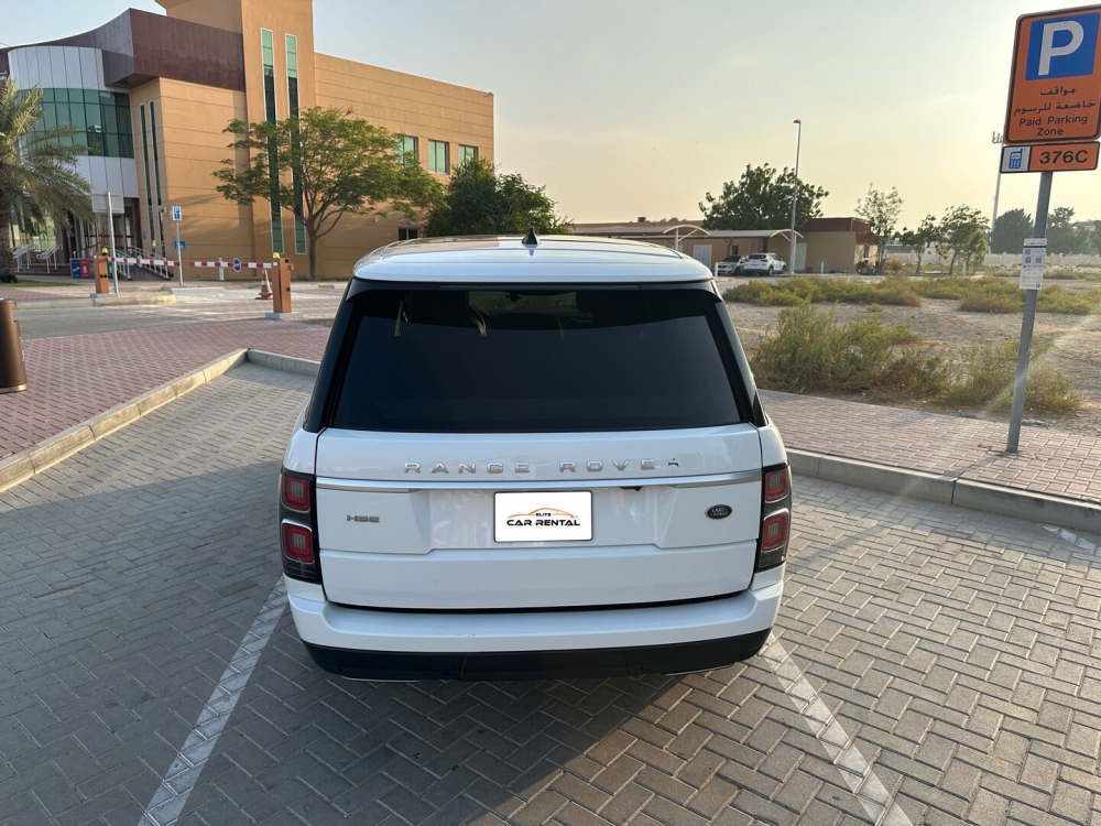 Weiß Landrover Range Rover HSE V6 2019