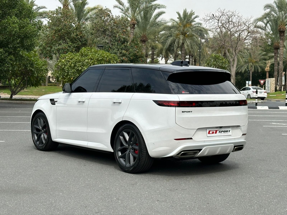 White Land Rover Range Rover Sport Dynamic V6 2024
