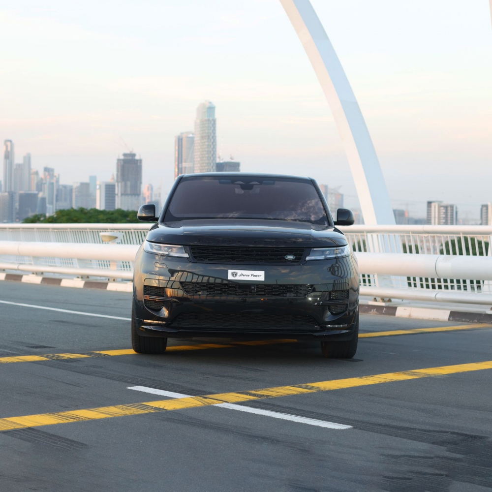 Черный Land Rover Рендж Ровер Спорт Динамик 2023 год