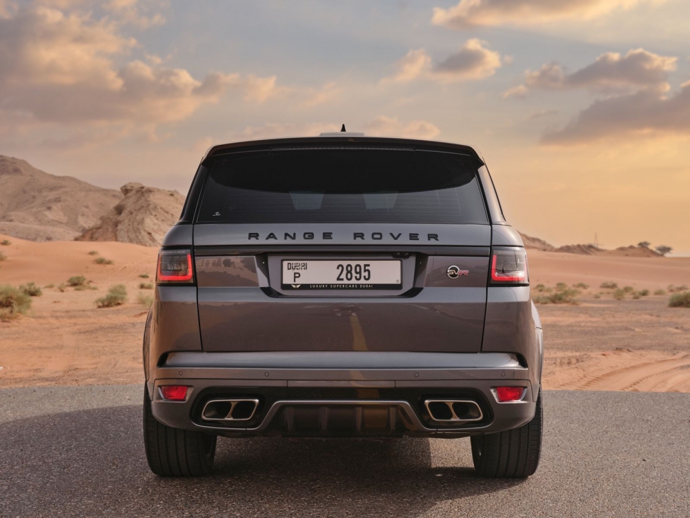 Grau Landrover Range Rover Sport SVR 2020