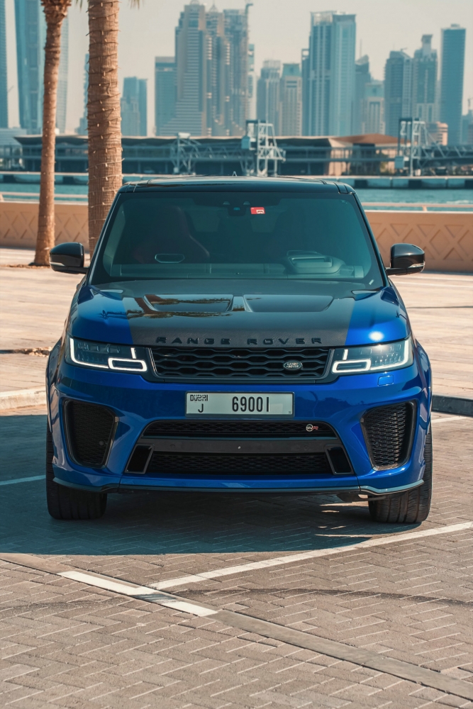Blau Landrover Range Rover Sport SVR 2020