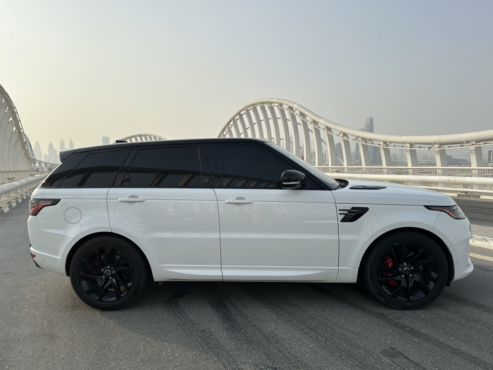 Белый Land Rover Range Rover Sport V8 с наддувом 2021 год
