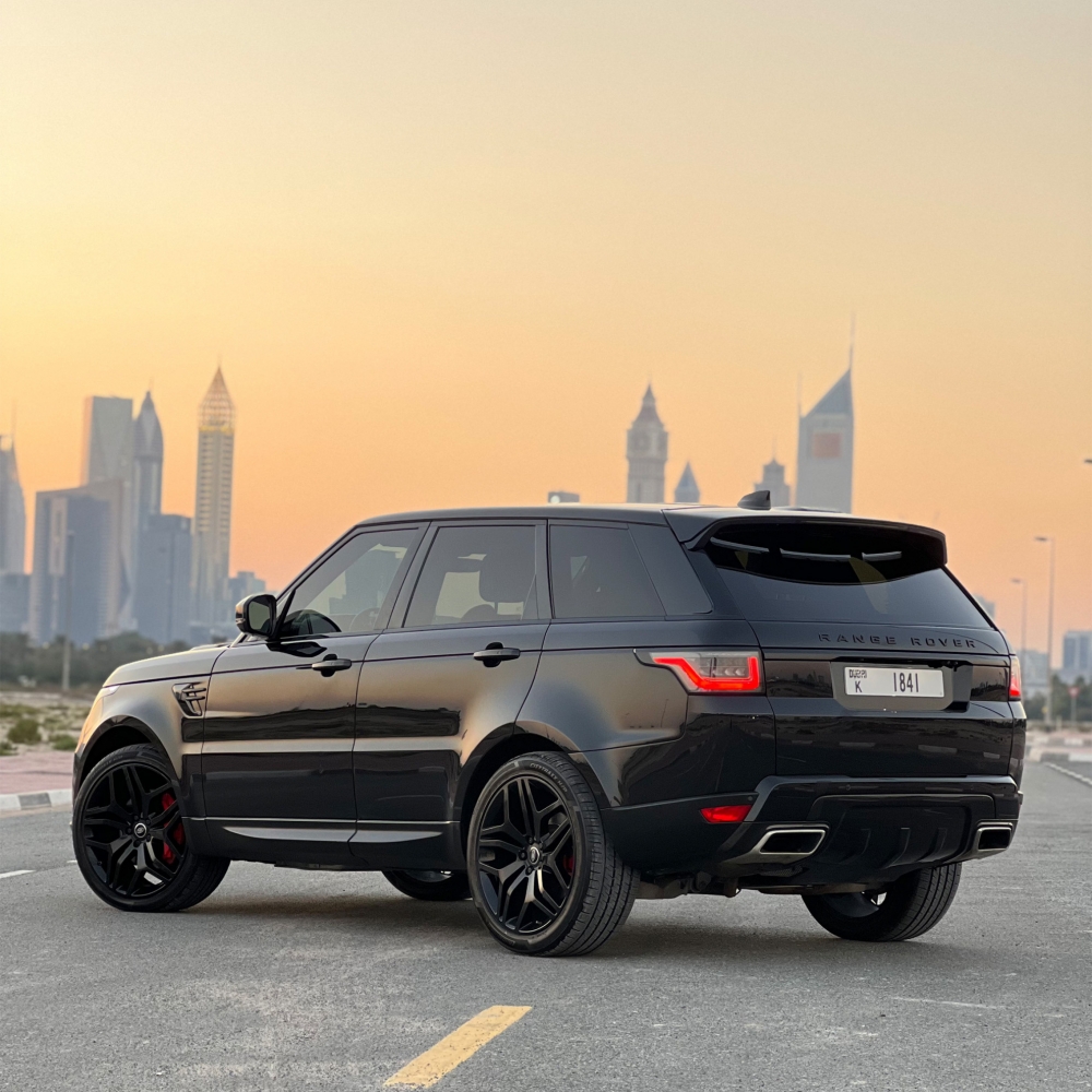 Черный Land Rover Рендж Ровер Спорт 2021 год
