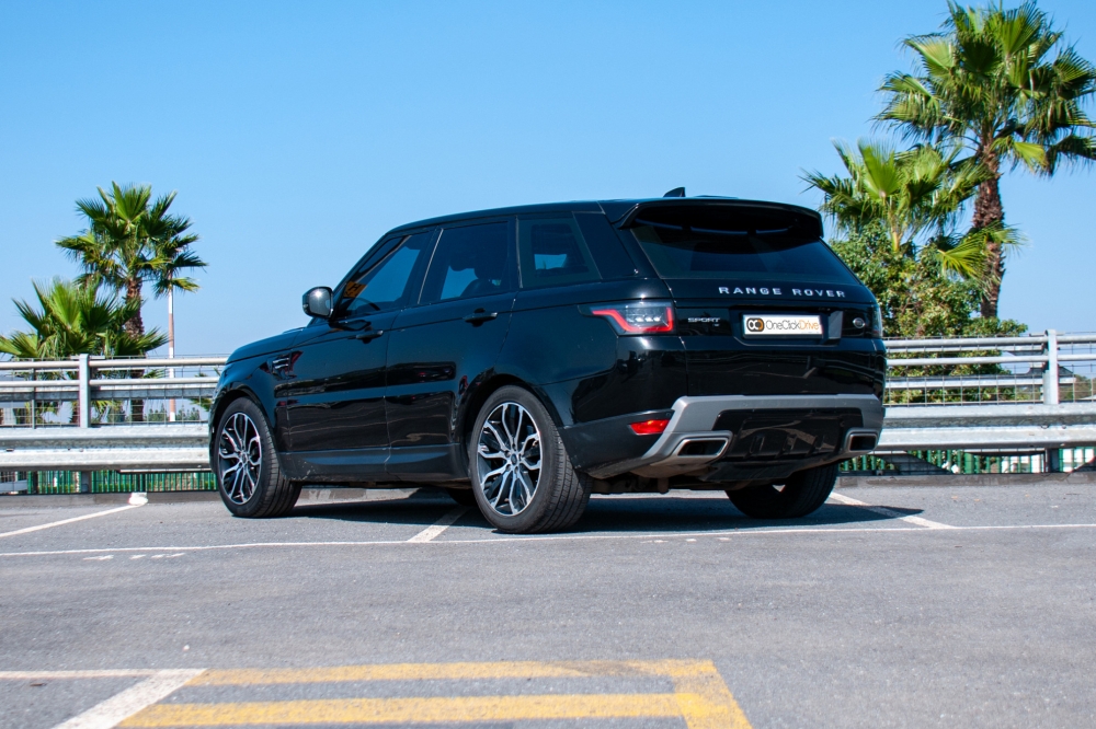 Черный Land Rover Рендж Ровер Спорт 2022 год