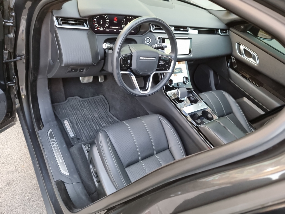 Metallisches Grau Landrover Range Rover Velar R Dynamisch 2021