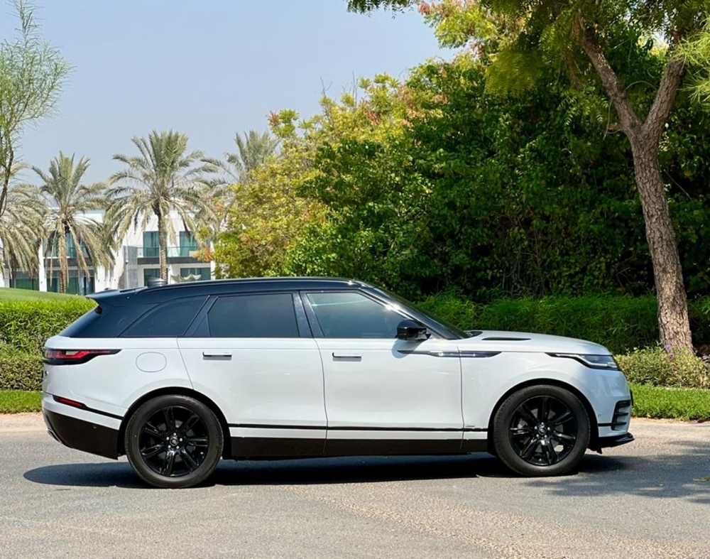 White Land Rover Range Rover Velar 2019