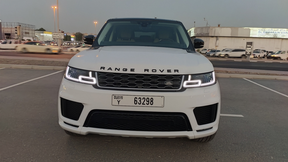 White Land Rover Range Rover Sport HSE 2020